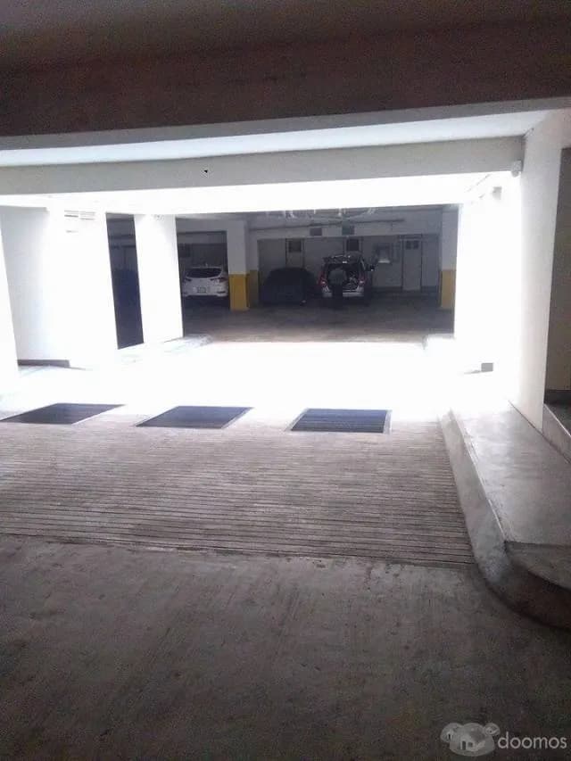SE VENDE ESTACIONAMIENTO SAN ISIDRO — foto 5