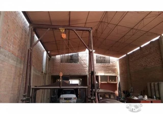 OCASIÓN-VENTA DE LOCAL COMERCIAL De 216 m2 en Calle Corpac -Callo — foto 1