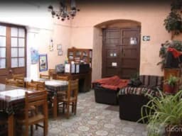 Vendo casa en el cercado ideal hostal 320 000 dólares