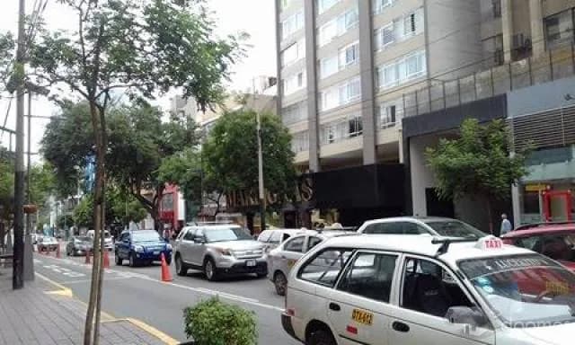 Se Alquila Local Comercial en Miraflores. — foto 2