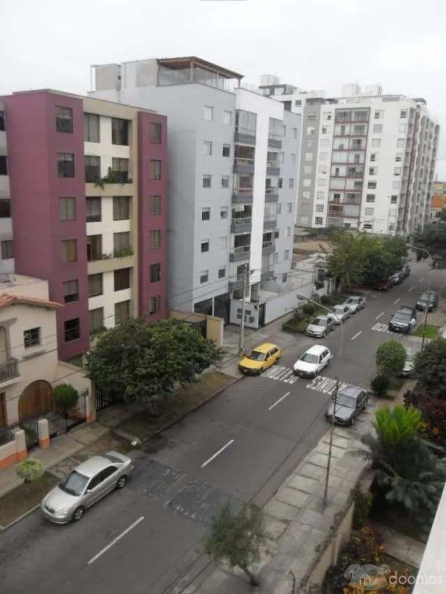 VENTA DEPARTAMENTO A 1 CDRA. DE MALECÓN EN MIRAFLORES — foto 7