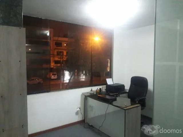 SE COMPARTE OFICINA EN SAN BORJA — foto 1