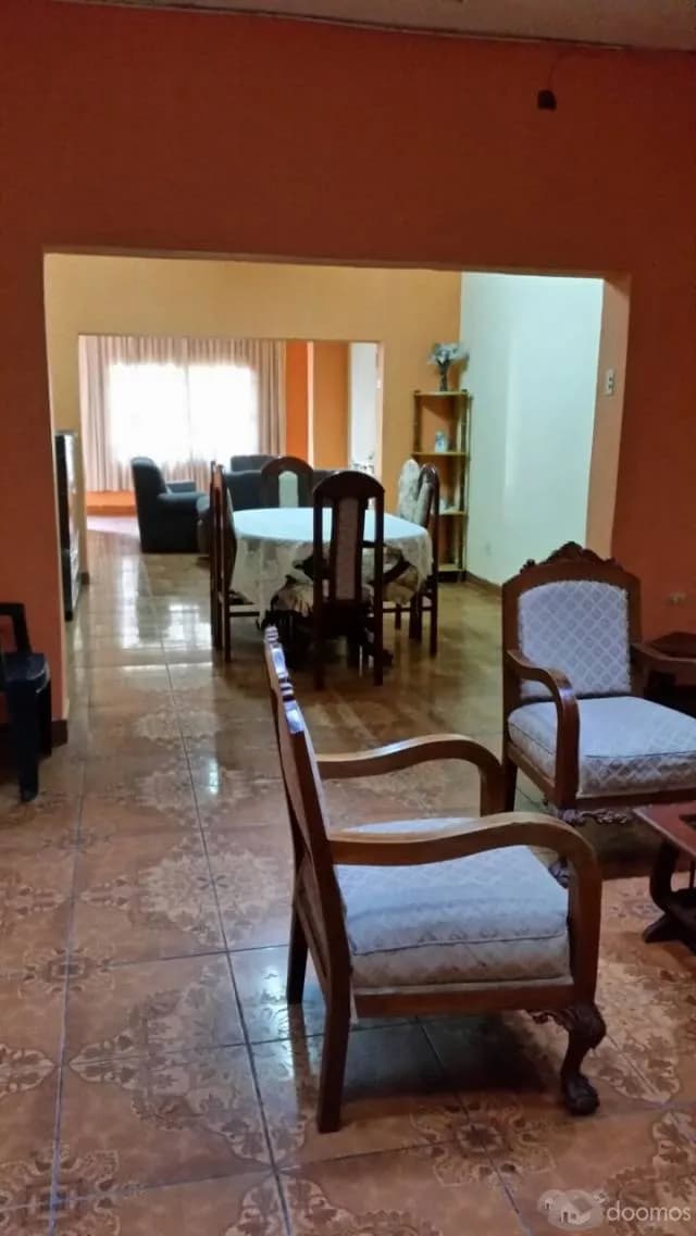 Amplia casa al mejor precio de La Victoria — foto 4
