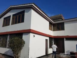 VENDO CASA EN SAN ISIDRO