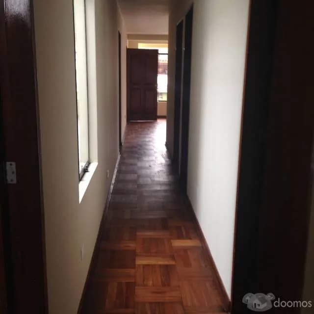 ALQUILO DEPARTAMENTO CON COCHERA EN SURCO — foto 2