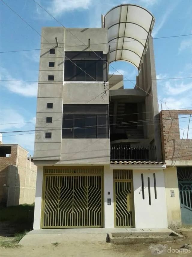 VENDO HERMOSA CASA DE 3 PISOS, ZONA TRANQUILA PARA VIVIR — foto 1