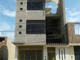 VENDO HERMOSA CASA DE 3 PISOS, ZONA TRANQUILA PARA VIVIR