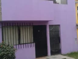 SE VENDE CASA DE 02 PISO DE 90M2 POR VIAJE AL EXTRANJERO