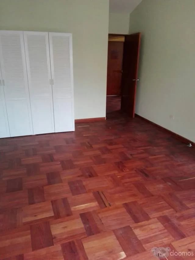 REMATO CASA ACOGEDORA CON BUENA UBICACION — foto 3