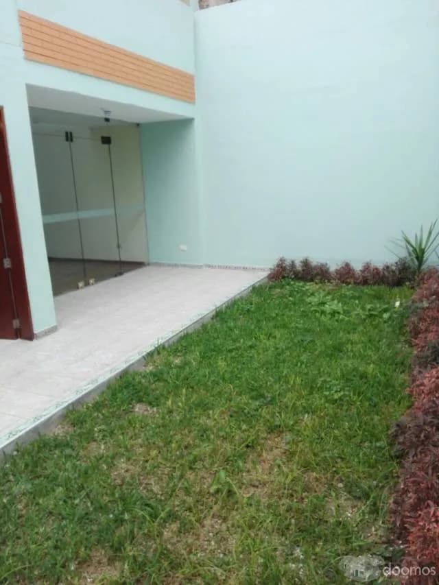 REMATO CASA ACOGEDORA CON BUENA UBICACION — foto 5