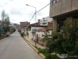 Vendo casa como terreno,260 mts2 Buena ubicacion detras de Univers.San Antonio Abad Cusco a media cdra Urb.Mariscal G.