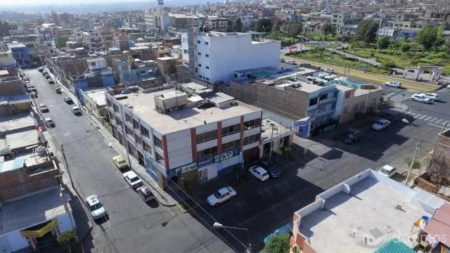 SE VENDE LOCAL ALTAMENTE COMERCIAL — foto 1