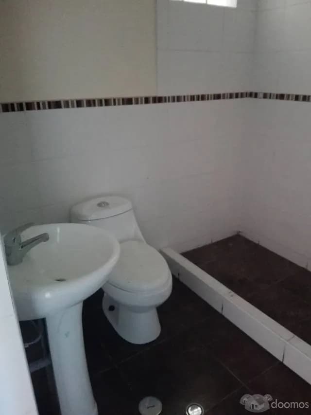 Vendo amplia casa ubicada a dos cuadras del parque Selva Alegre — foto 6