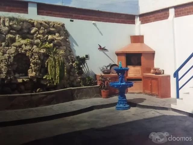Inmueble con 2 departamentos en esquina — foto 4
