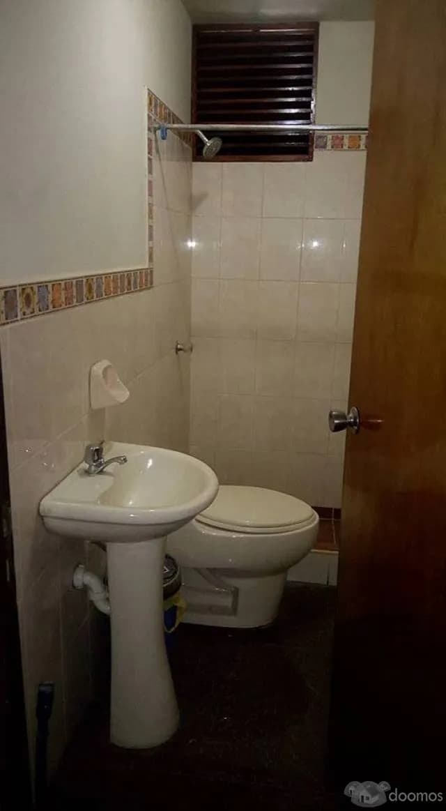 VENTA DE CASA DE 2 PISOS - LOS OLIVOS — foto 4