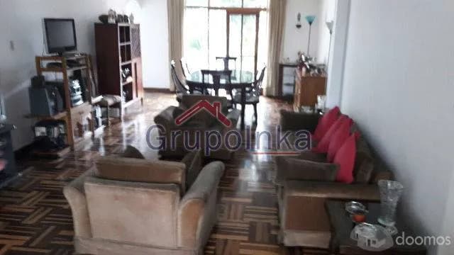 CASA MUY BIEN UBICADA CON MUY BUENA ILUMINACIÓN — foto 1