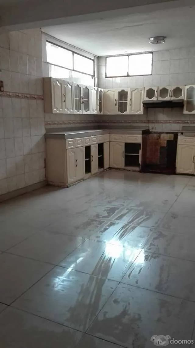 SE ALQUILA CASA PARA OFICINAS O ALMACEN O PARA VIVIENDA — foto 1