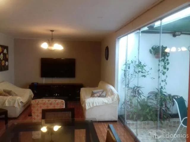 LINDA CASA DE 3 PISOS CERCA A PARQUE EN CEDROS DE VILLA — foto 5