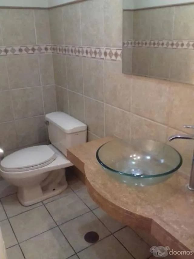 LINDA CASA DE 3 PISOS CERCA A PARQUE EN CEDROS DE VILLA — foto 7
