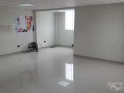 ALQUILO OFICINA TOTALMENTE REMODELADA