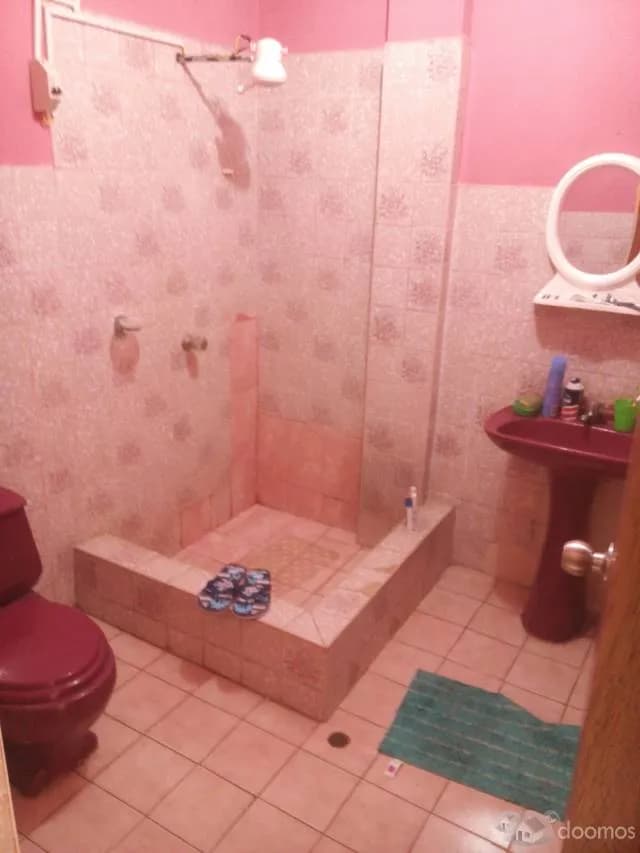 REMATO CASA DE 3 PISOS POR VIAJE — foto 5