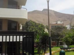 Amplio departamento frente a parque, cómodidad y excelente ubicación
