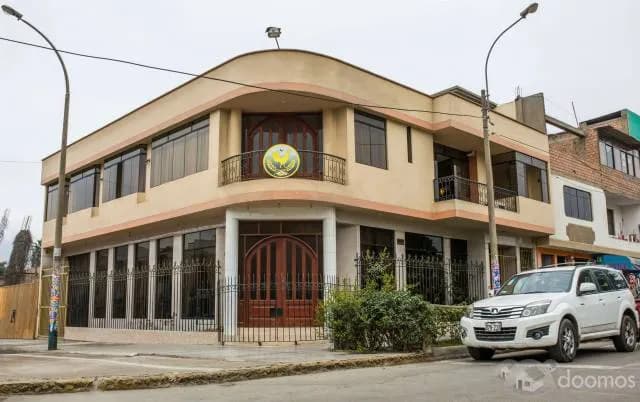 CASA CON COMERCIO EN ZONA RESIDENCIAL DE LOS OLIVOS — foto 1
