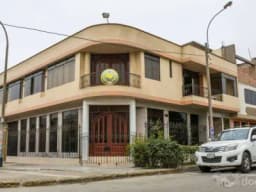 CASA CON COMERCIO EN ZONA RESIDENCIAL DE LOS OLIVOS