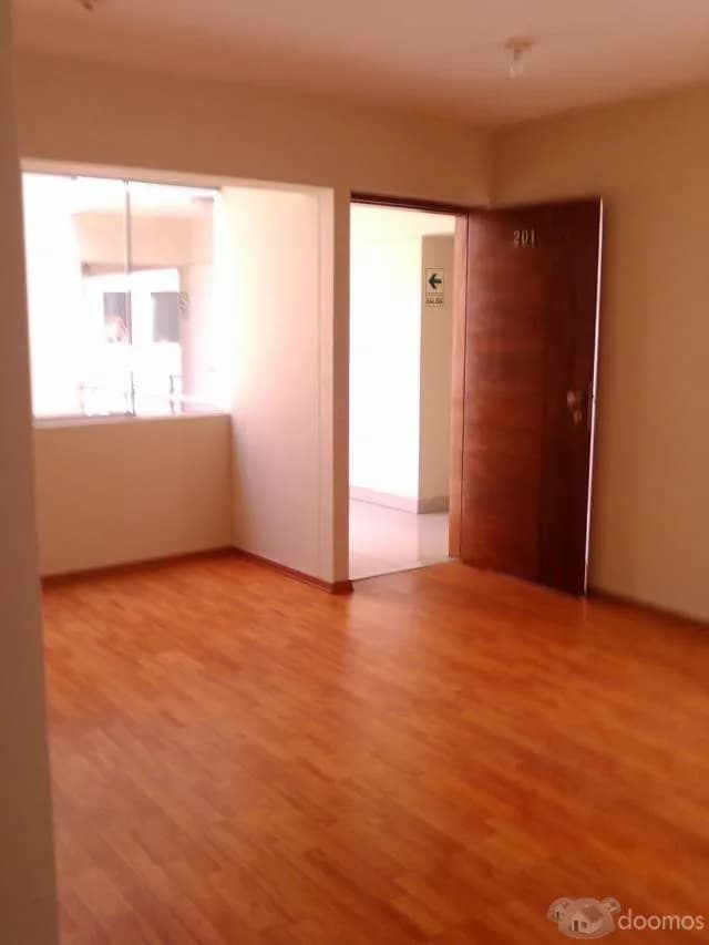Alquilo departamento en Salamanca De Monterrico — foto 4