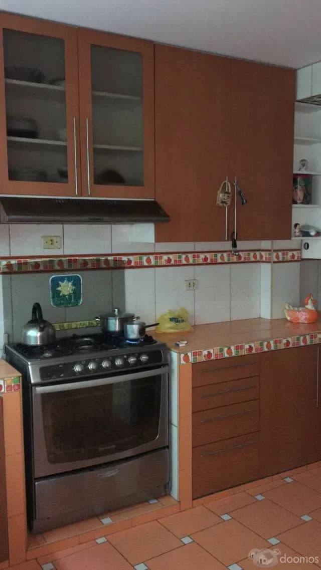 Venta de casa de 3 pisos — foto 2