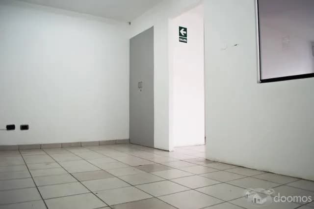Oficina en zona céntrica - Miraflores - Espalda calle de las pizzas — foto 2