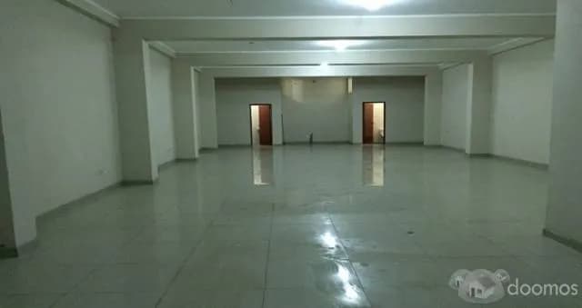 Venta de Local Comercial, Av. Universitaria, Comas — foto 1