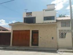 REDUCIMOS PRECIO  Hermosa Casa en Venta 5 Dormitorios y 4 Baños Urb. La Florida.