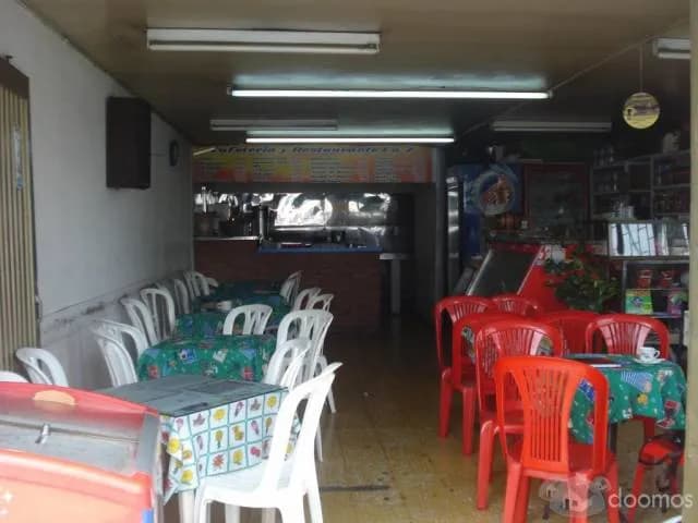 SE ALQUILA RESTAURANTE COMPLETAMENTE AMOBLADO...ACTUALMENTE OPERANDO - S/.1,500 SMP — foto 1