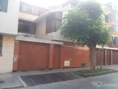 CASA 3 PISOS - URGENTE VENDO