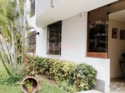 VENDO EXCELENTE DEPARTAMENTO EN MIRAFLORES CERCA AL MALECON