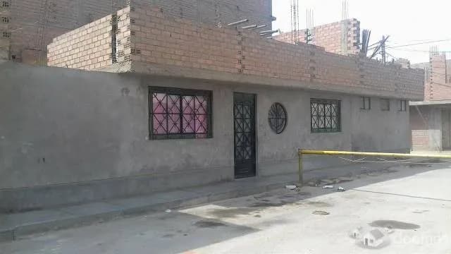 VENTA DE CASA CON COCHERA EN ESQUINA — foto 1