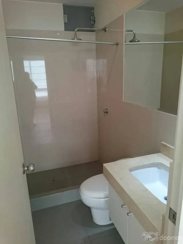 ALQUILO DEPARTAMENTO SEMI NUEVO CON EXCELENTE UBICACION... — foto 4