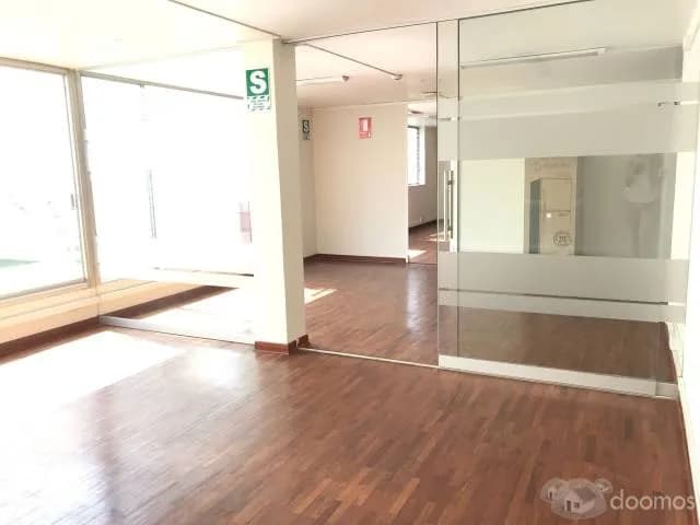 LOCAL COMERCIAL con lic. de Funcionamiento — foto 3