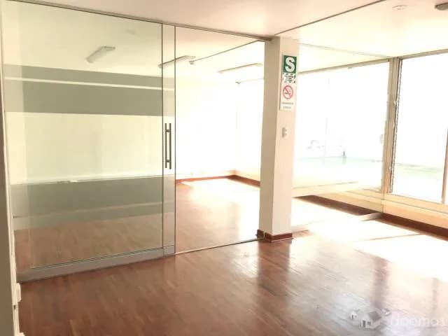 LOCAL COMERCIAL con lic. de Funcionamiento — foto 7
