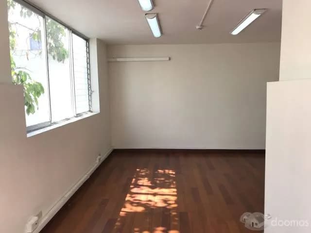 LOCAL COMERCIAL con lic. de Funcionamiento — foto 8