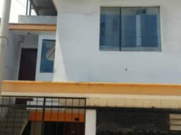 Vendo cada de dos pisos a 200 mil soles.