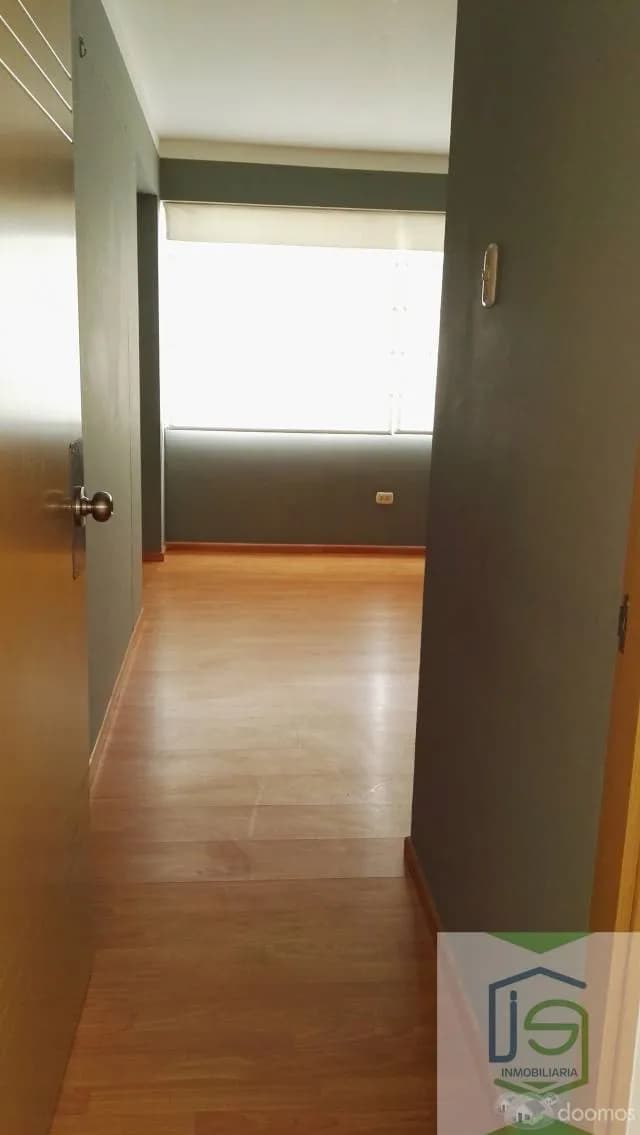 Amplio y hermoso departamento con excelente ubicación — foto 8