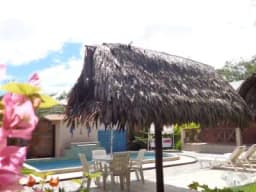 REMATO POR TRABAJO/VIAJE HERMOSA CASA 3 DORM CON AIRE Y PISCINA,ADEMAS 2 DEPARTAMENTOS DE 3 DORM $220,000 USD