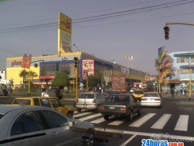 ALQUILO ESPACIOS EN LOCAL COMERCIAL — foto 2