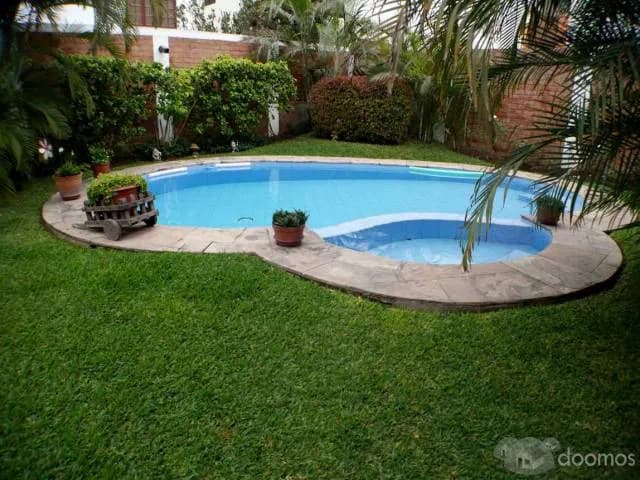 VENDO HERMOSA CASA DE 2 PISOS + AIRES — foto 1
