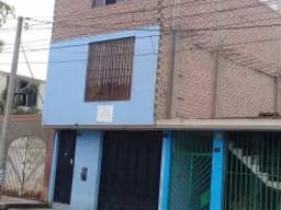CASA - COMAS 3 PISOS URB SAN AGUSTIN - CRUCE VIZCARDO Y GUZMAN CON PALLARDELLI