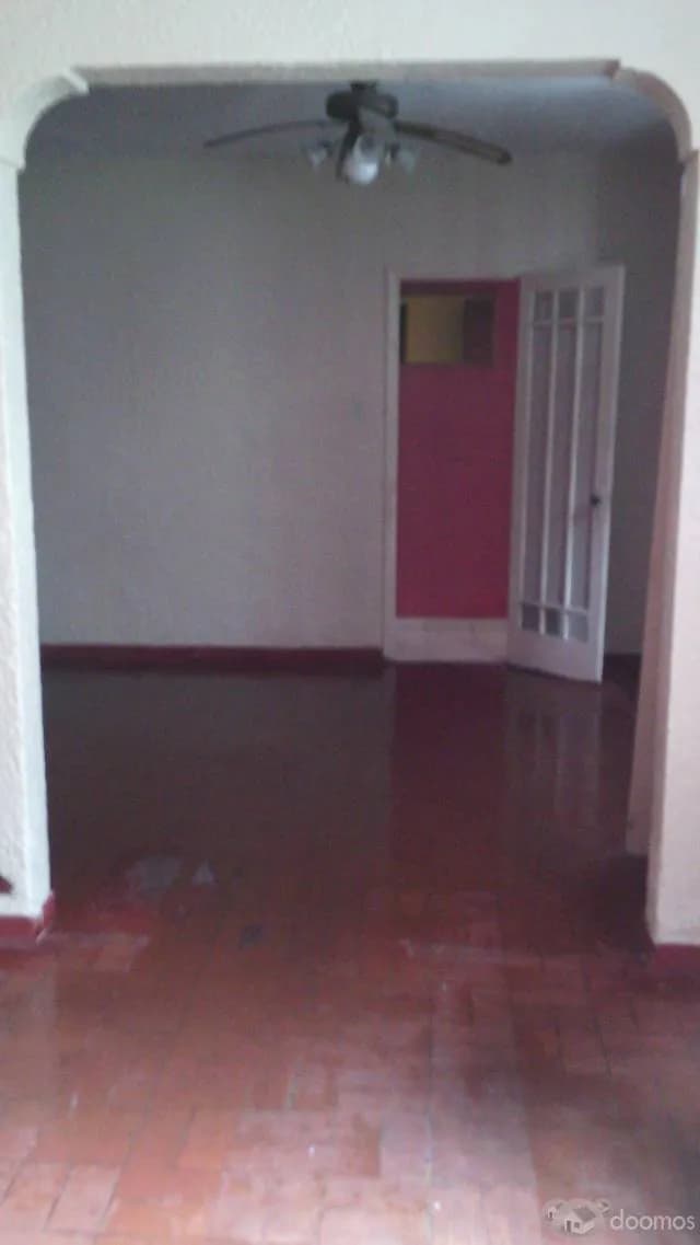 VENTA DE CASA DE TRES PISOS — foto 3