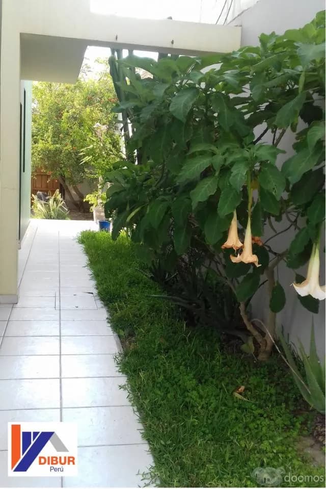 CASA EN VENTA URB EL GOLF DE TRUJILLO — foto 2