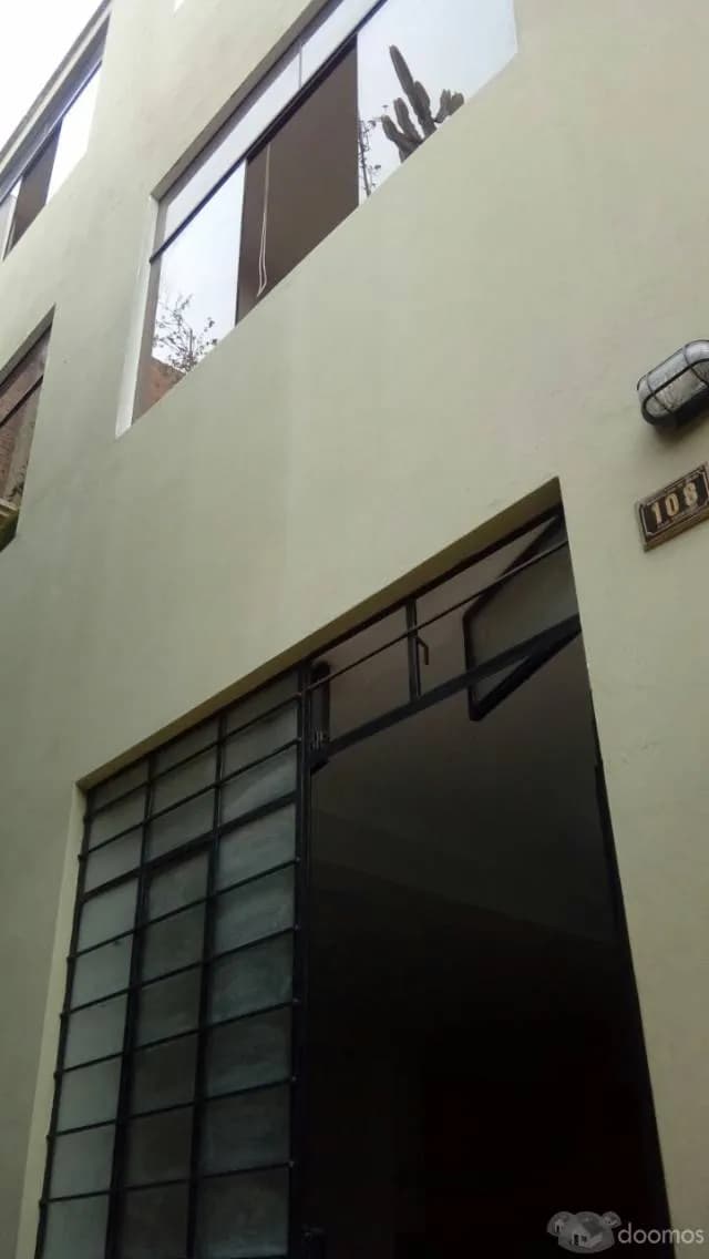 alquilo lindo dpto de 3 pisos en quinta - Breña — foto 1